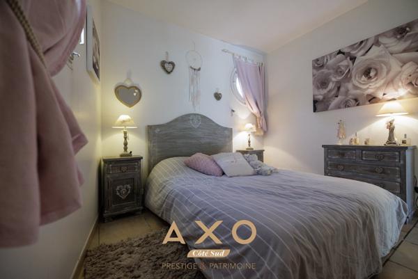 BANDOL - APPARTEMENT - T3 - TERRASSE - JARDIN - PLACE PRIVATIVE - 439 000