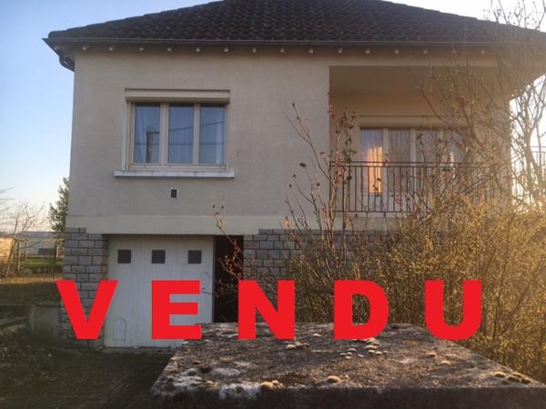 Baugy (18800) Maison 4 pièces édifiée sur Sous-Sol sur parcelle de 750m2 Centre de Baugy