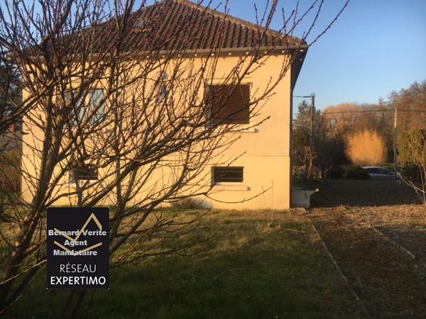 Baugy (18800) Maison 4 pièces édifiée sur Sous-Sol sur parcelle de 750m2 Centre de Baugy