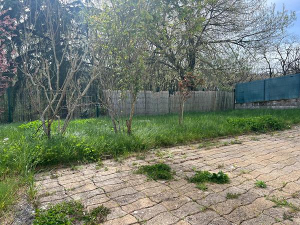 Maison de ville tres fonctionnelle au sein d'un hameau intimiste