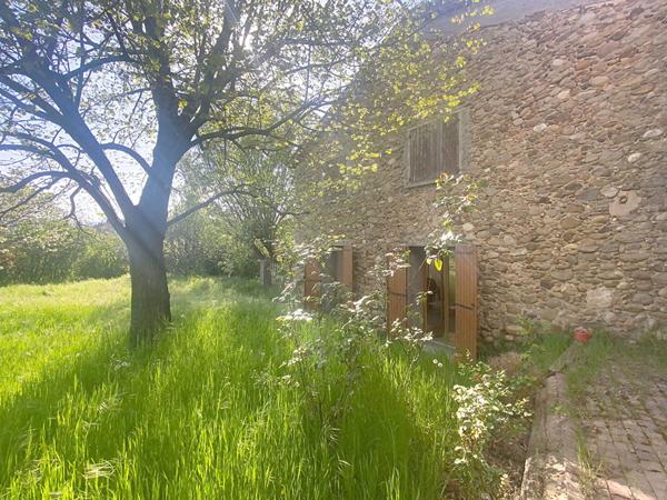 A vendre maison en pierre a Le Poet