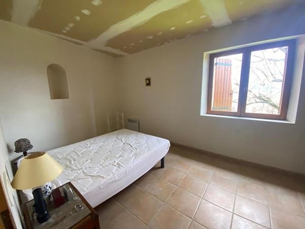 A vendre maison en pierre a Le Poet