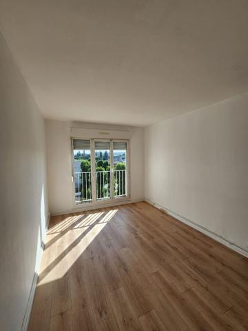 APPARTEMENT TYPE 2 NON MEUBLE - SECTEUR COURLANCY