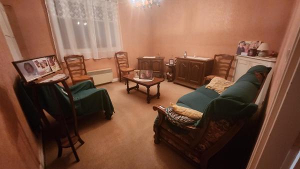 Pavillon traditionnel de 65m² habitable comprenant 2 chambres sur un terrain de 585m² à 30mn de Dole