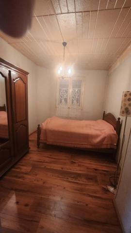 Pavillon traditionnel de 65m² habitable comprenant 2 chambres sur un terrain de 585m² à 30mn de Dole