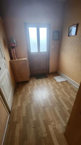 Pavillon traditionnel de 65m² habitable comprenant 2 chambres sur un terrain de 585m² à 30mn de Dole