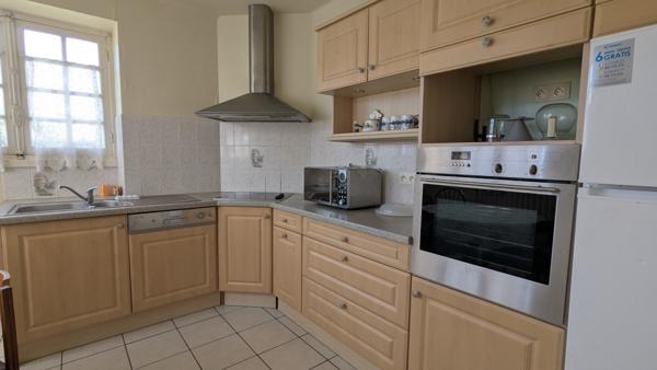 Morlaix, proche commerces et transports : maison familiale aux beaux volumes