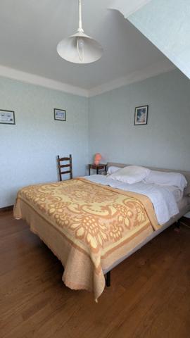 Morlaix, proche commerces et transports : maison familiale aux beaux volumes