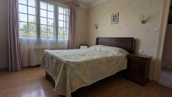 Morlaix, proche commerces et transports : maison familiale aux beaux volumes