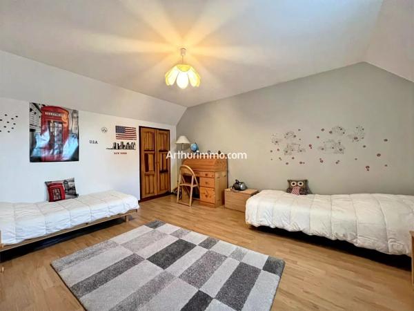 Vente                                                      Maison
                        
                     6 pièces                      175 m2                     à Boissy-Saint-Léger