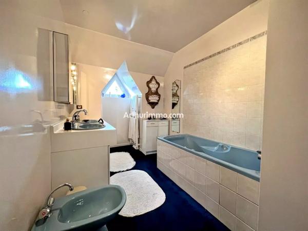 Vente                                                      Maison
                        
                     6 pièces                      175 m2                     à Boissy-Saint-Léger