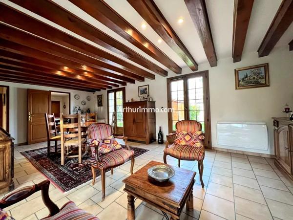 Vente                                                      Maison
                        
                     6 pièces                      175 m2                     à Boissy-Saint-Léger