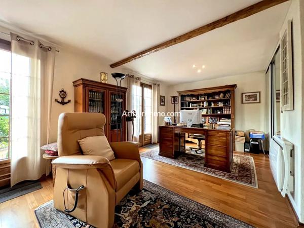 Vente                                                      Maison
                        
                     6 pièces                      175 m2                     à Boissy-Saint-Léger