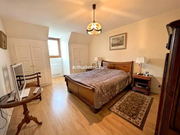 Vente                                                      Maison
                        
                     6 pièces                      175 m2                     à Boissy-Saint-Léger