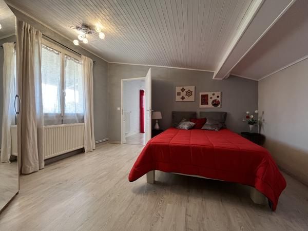 Maison 8 pièces - 295 m²