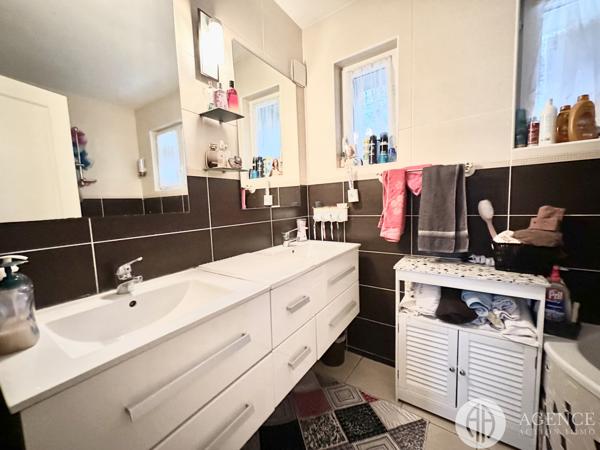 Laveyron (26240) Maison,, 105 m², trois chambres