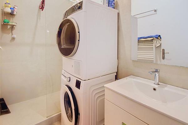 EXCLUSIVITÉ Appartement T4 de 82 m² vendu loué Calme, entrée indépendante et proximité des commerces