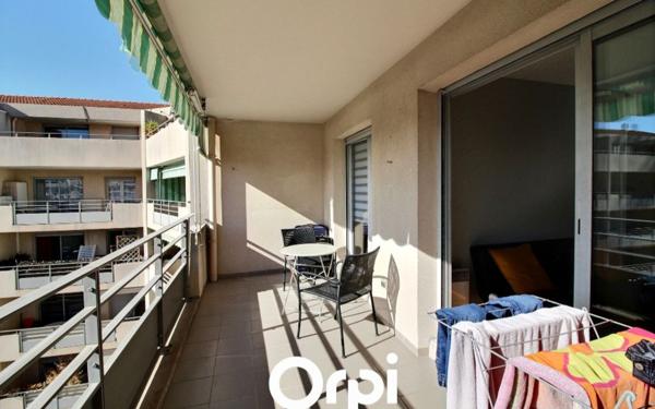 Appartement à louer    2 pièces • 33 m2 Marseille 6