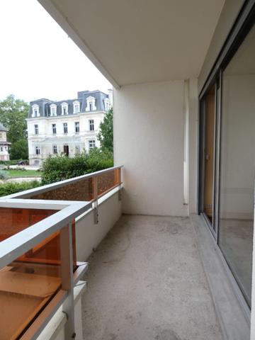 APPARTEMENT MEUBLE T1 BIS A ROMORANTIN