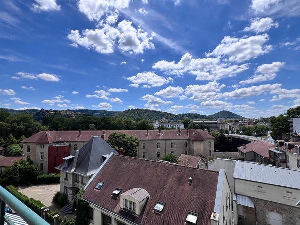 Appartement 4 pièces lumineux à louer avec vue exceptionnelle à Besançon Chaprais