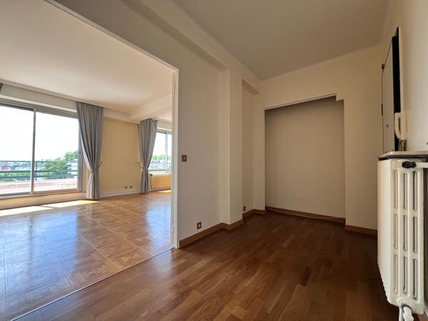 Appartement 4 pièces lumineux à louer avec vue exceptionnelle à Besançon Chaprais
