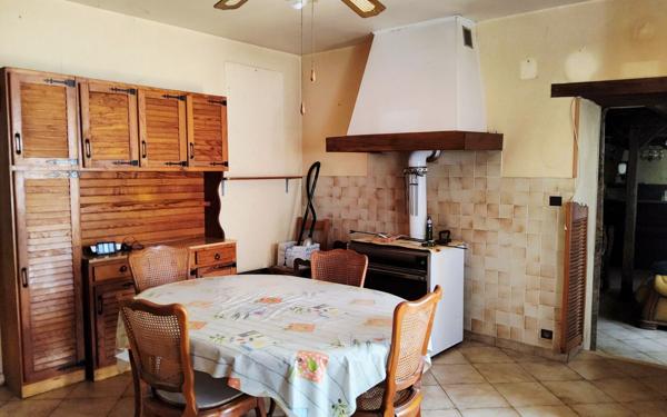 Maison à vendre    2 pièces • 95 m2 Oradour-Saint-Genest