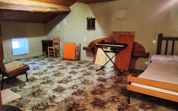 Maison à vendre    2 pièces • 95 m2 Oradour-Saint-Genest