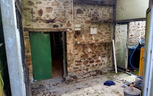 Maison à vendre    2 pièces • 95 m2 Oradour-Saint-Genest