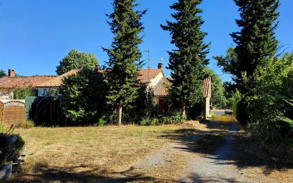 Maison à vendre    2 pièces • 95 m2 Oradour-Saint-Genest