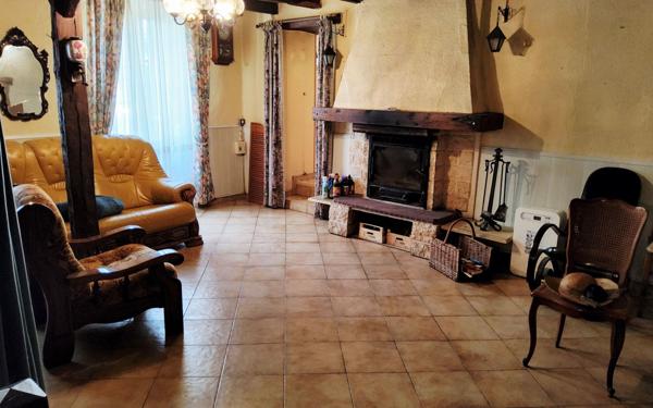 Maison à vendre    2 pièces • 95 m2 Oradour-Saint-Genest