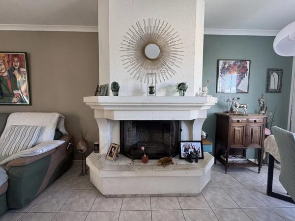 Maison 4 chambres garage terrain calme village garage grand jardin dépendance activité libérale