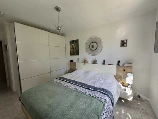 Maison 4 chambres garage terrain calme village garage grand jardin dépendance activité libérale