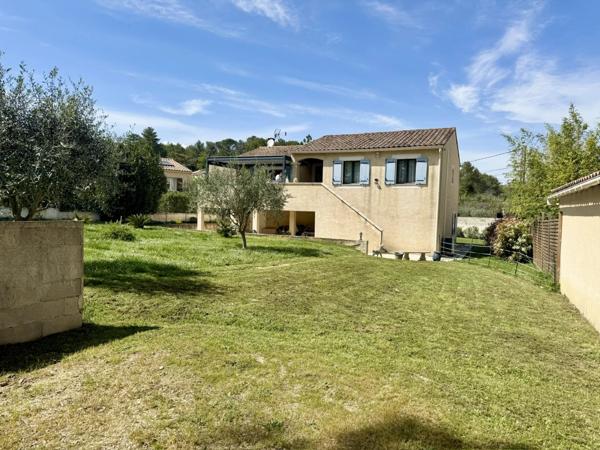 Maison 4 chambres garage terrain calme village garage grand jardin dépendance activité libérale