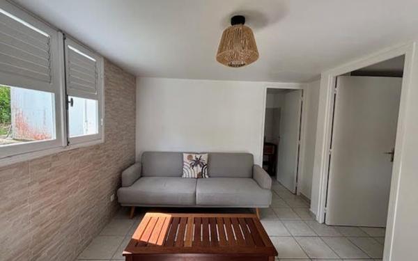 Appartement à louer    2 pièces •  Sainte-Anne