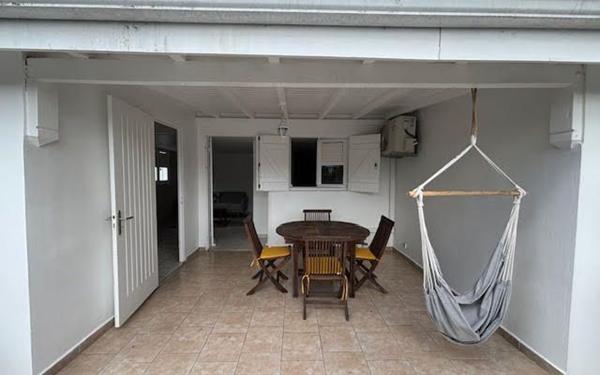 Appartement à louer    2 pièces •  Sainte-Anne