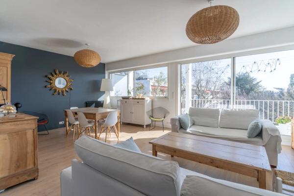 GARCHES (92) - Appartement - 89m² rénové - Dernier étage - Loggia