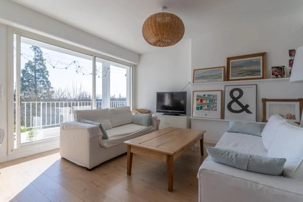 GARCHES (92) - Appartement - 89m² rénové - Dernier étage - Loggia