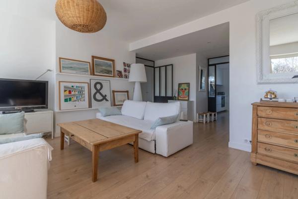 GARCHES (92) - Appartement - 89m² rénové - Dernier étage - Loggia