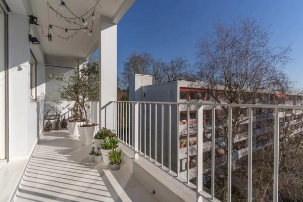 GARCHES (92) - Appartement - 89m² rénové - Dernier étage - Loggia