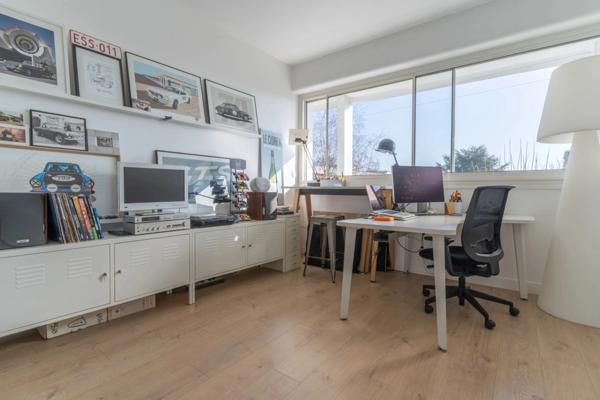 GARCHES (92) - Appartement - 89m² rénové - Dernier étage - Loggia