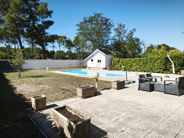 Belle maison de caractère avec maison d’amis indépendante, piscine et jardin