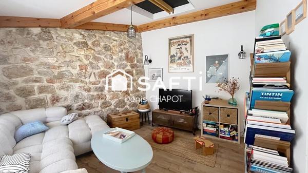 Maison atypique en pierre – Vue  panoramique sur la rade – Mont Faron Ouest