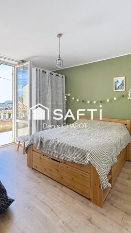 Maison atypique en pierre – Vue  panoramique sur la rade – Mont Faron Ouest