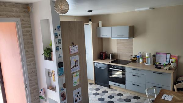 Maison mitoyenne rénovée avec charme – Un havre de paix à votre image !