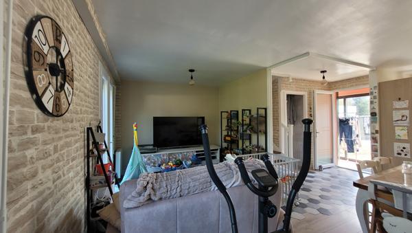 Maison mitoyenne rénovée avec charme – Un havre de paix à votre image !