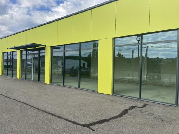 Nouvelle zone commerciale 4000m2 - PONT-EVEQUE