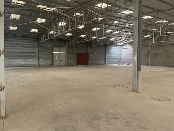 Nouvelle zone commerciale 4000m2 - PONT-EVEQUE