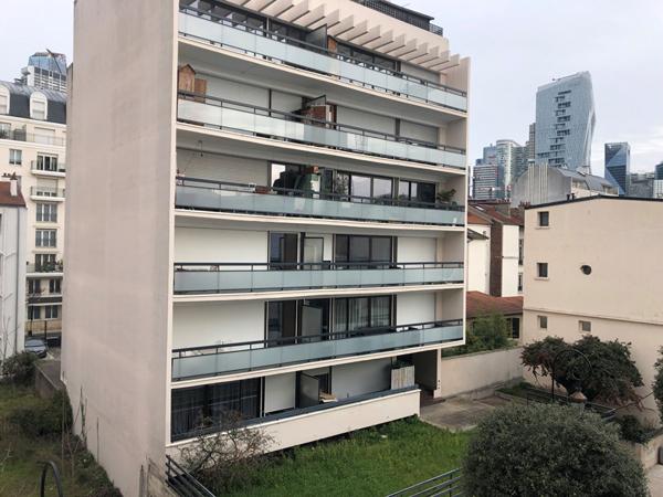 PUTEAUX: STUDIO de 25 m² avec balcon VENDU LOUE