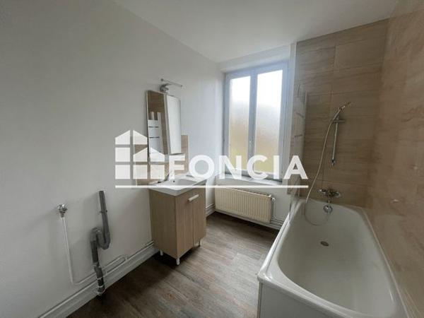 Location Appartement 3 pièces 83.89 m² - 33 RUE JEAN MOULIN Charleville Mezieres 08000