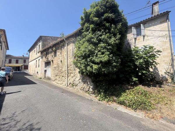 Maison à vendre 66 780 € Castillon-la-Bataille 4 p 133 m² DPE